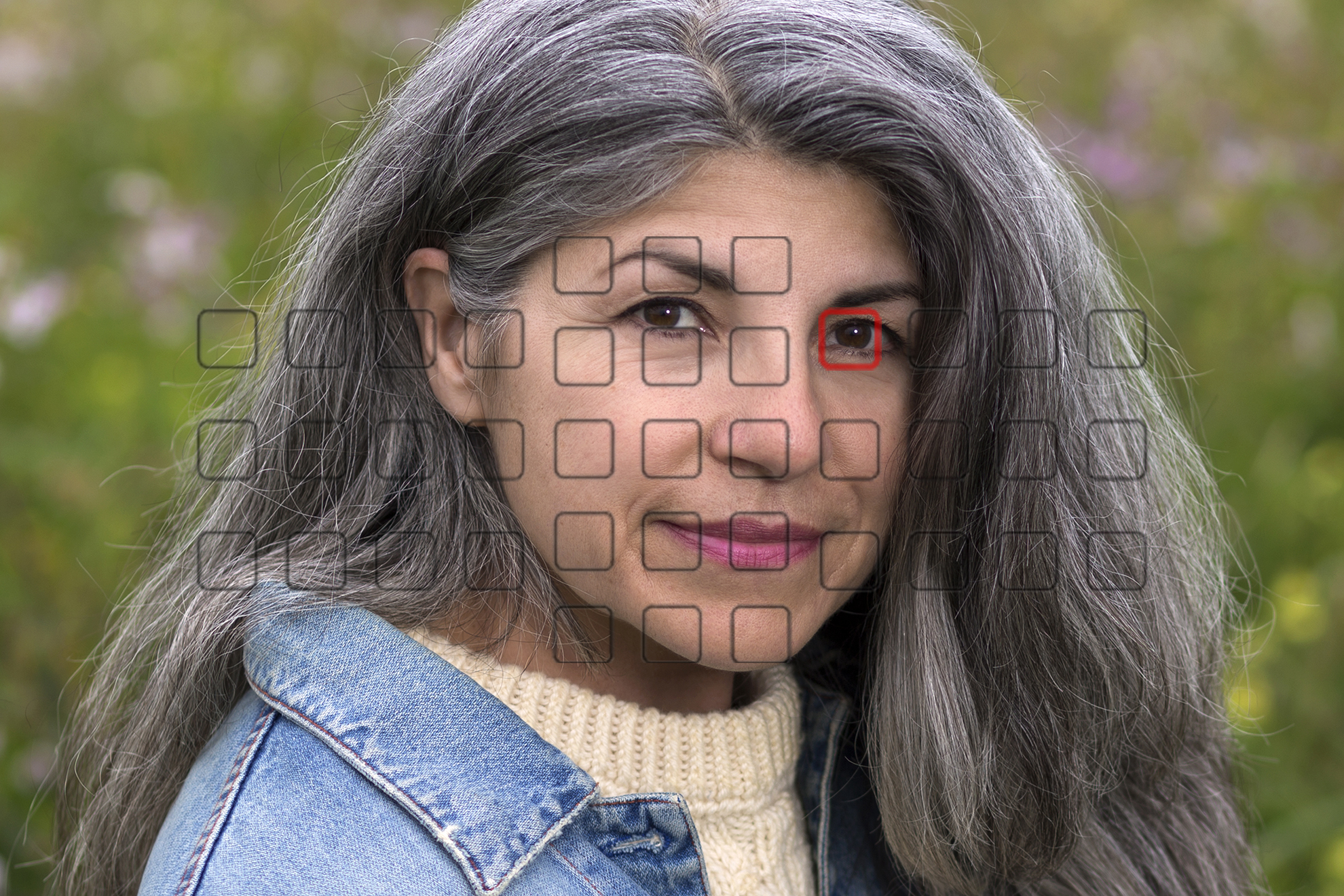Elderly lady with AF points on photo